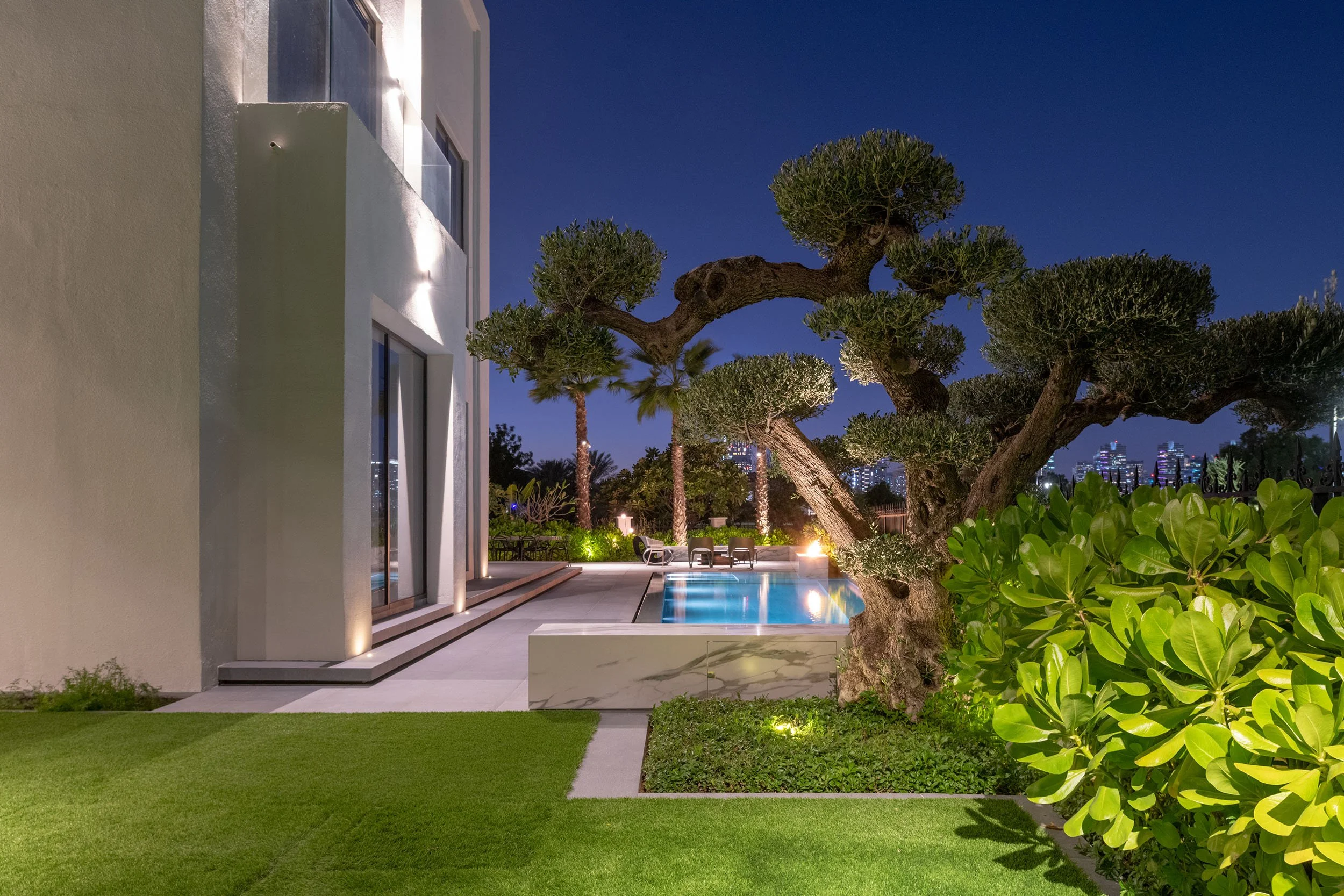 Stunning High-End Outdoor Kitchen Designs To Inspire You